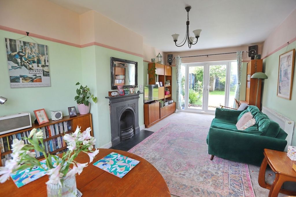Property photo 3 of 14