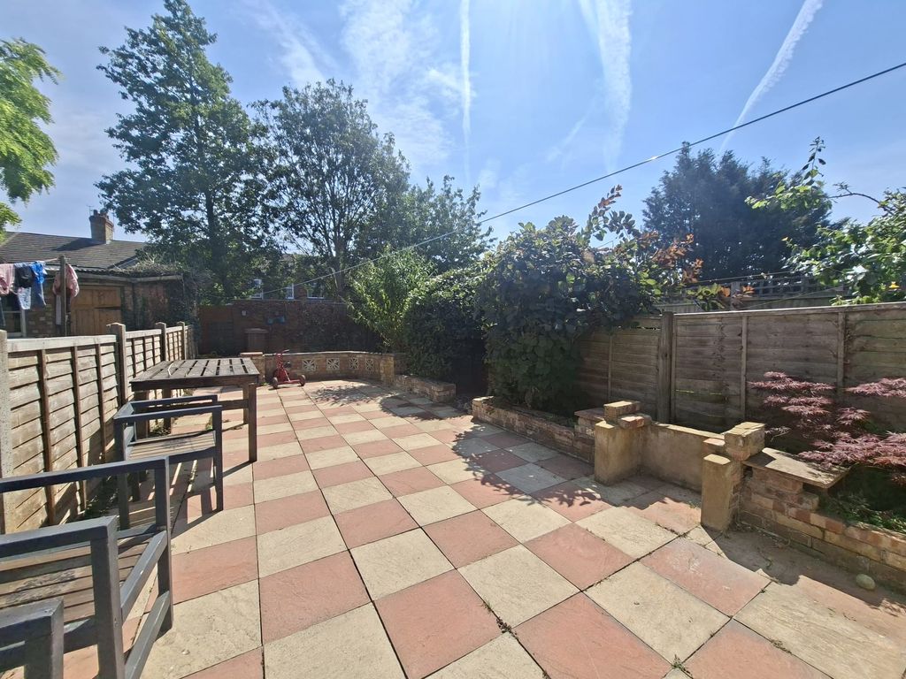 Property photo 2 of 4