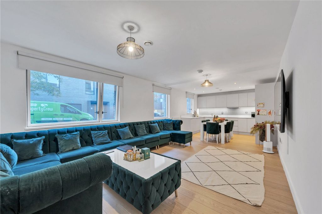 Property photo 3 of 20 Picture No. 04