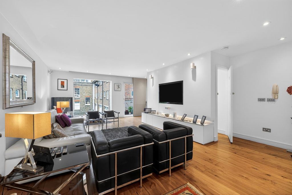 Property photo 2 of 23