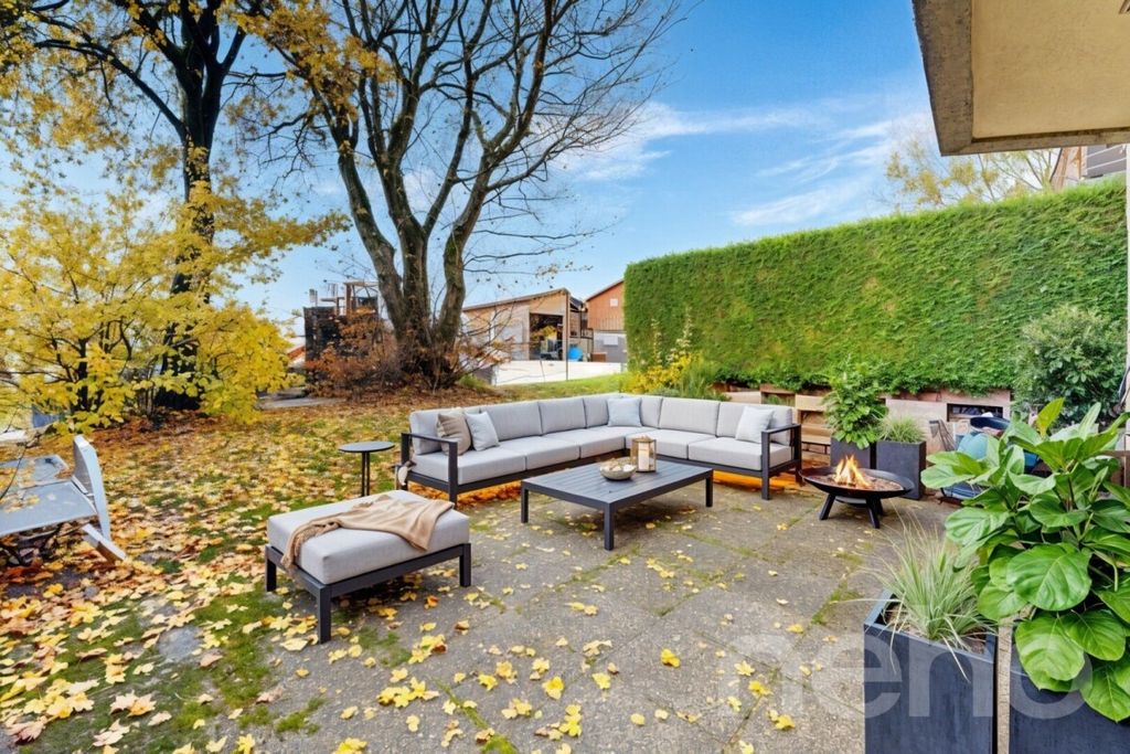 Property photo 2 of 8