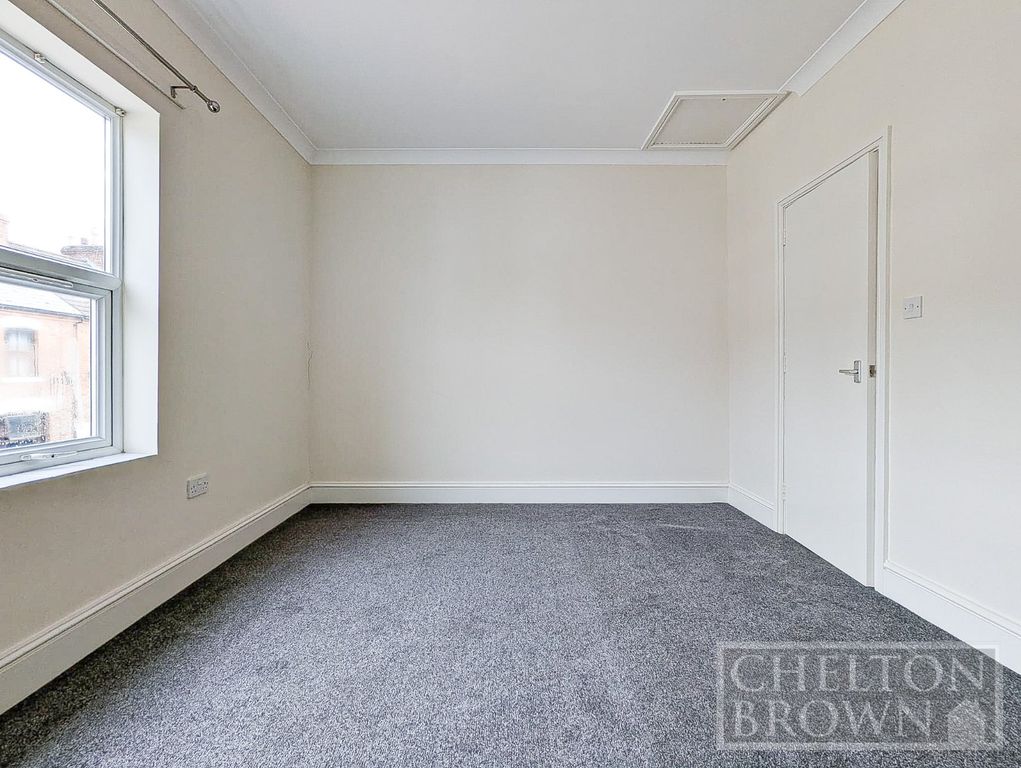 Property photo 3 of 16 Living Room