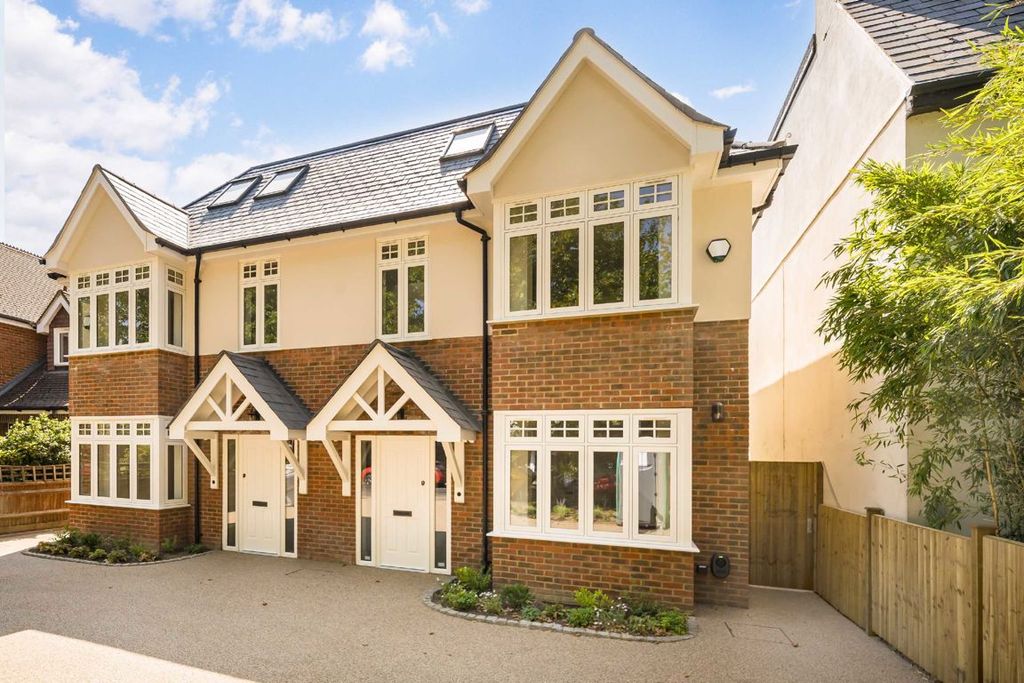 4 bed semi-detached house for saleWensleydale Road, Hampton TW12