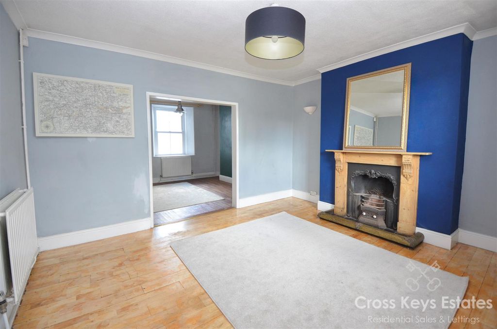 Property photo 3 of 19 Sitting Room
