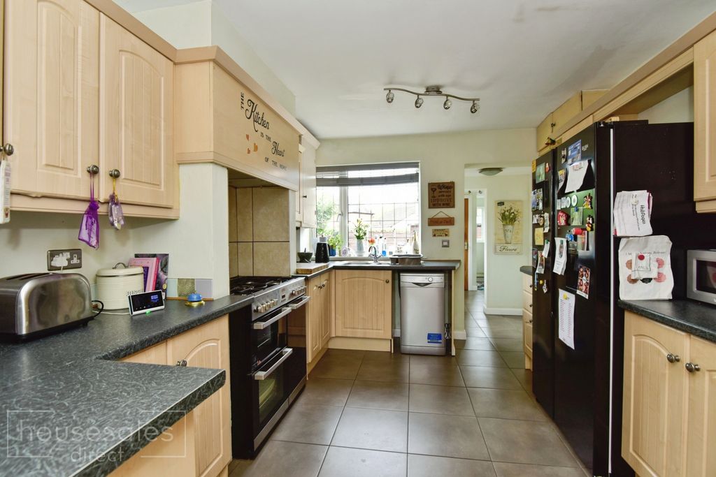Property photo 2 of 13