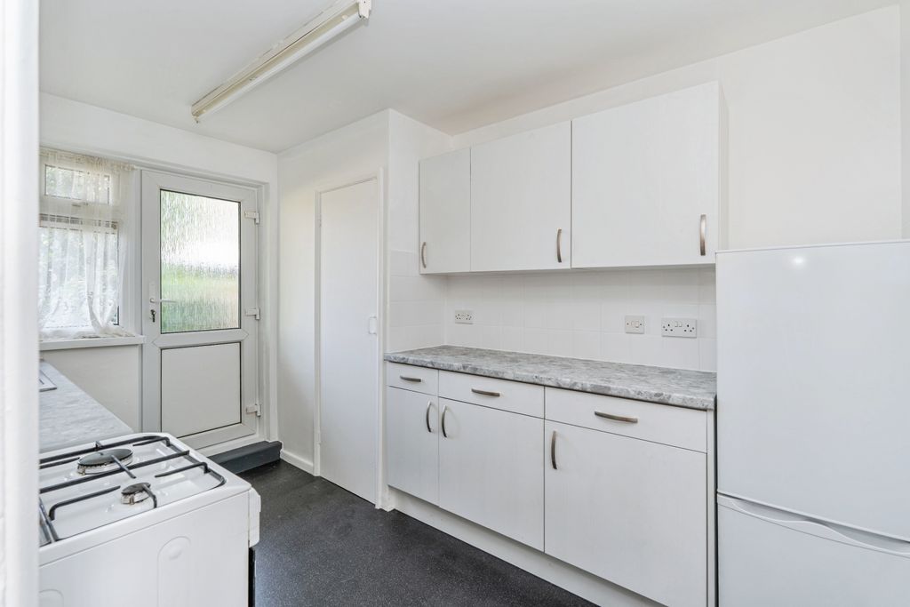 Property photo 2 of 20 Kitchen