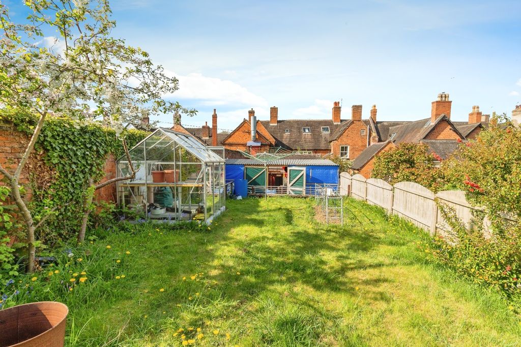 Property photo 3 of 12 Garden