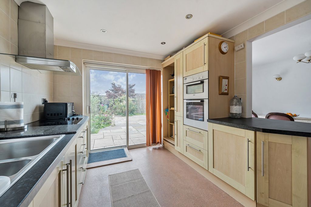 Property photo 3 of 16 1344218-11-68Cabc...
