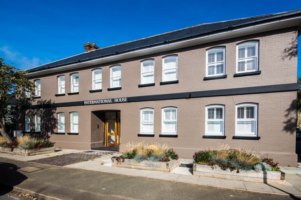 Property photo 1 of 5