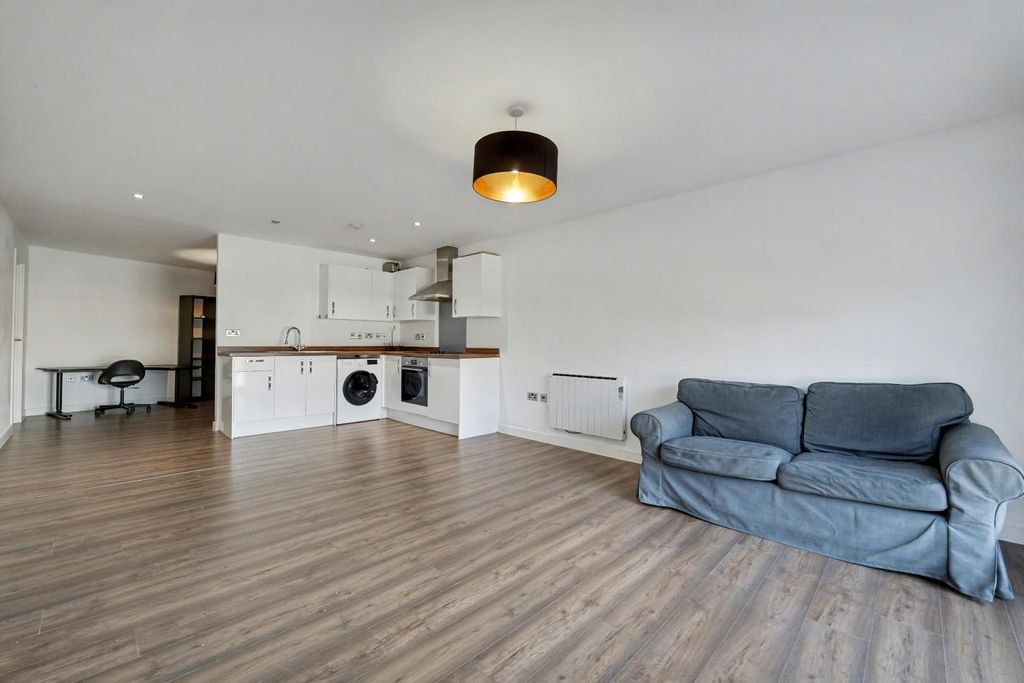 Property photo 3 of 10 Lounge