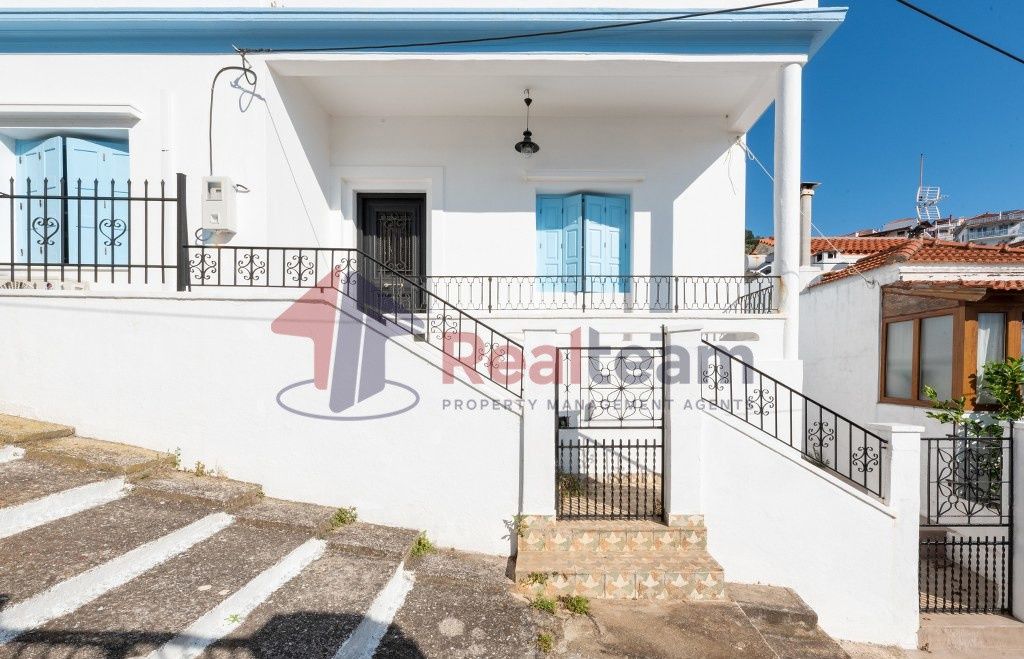 Property photo 1 of 30