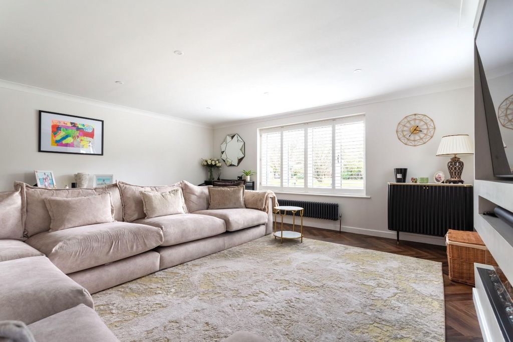 Property photo 3 of 29 Silver Birches-8.Jpg