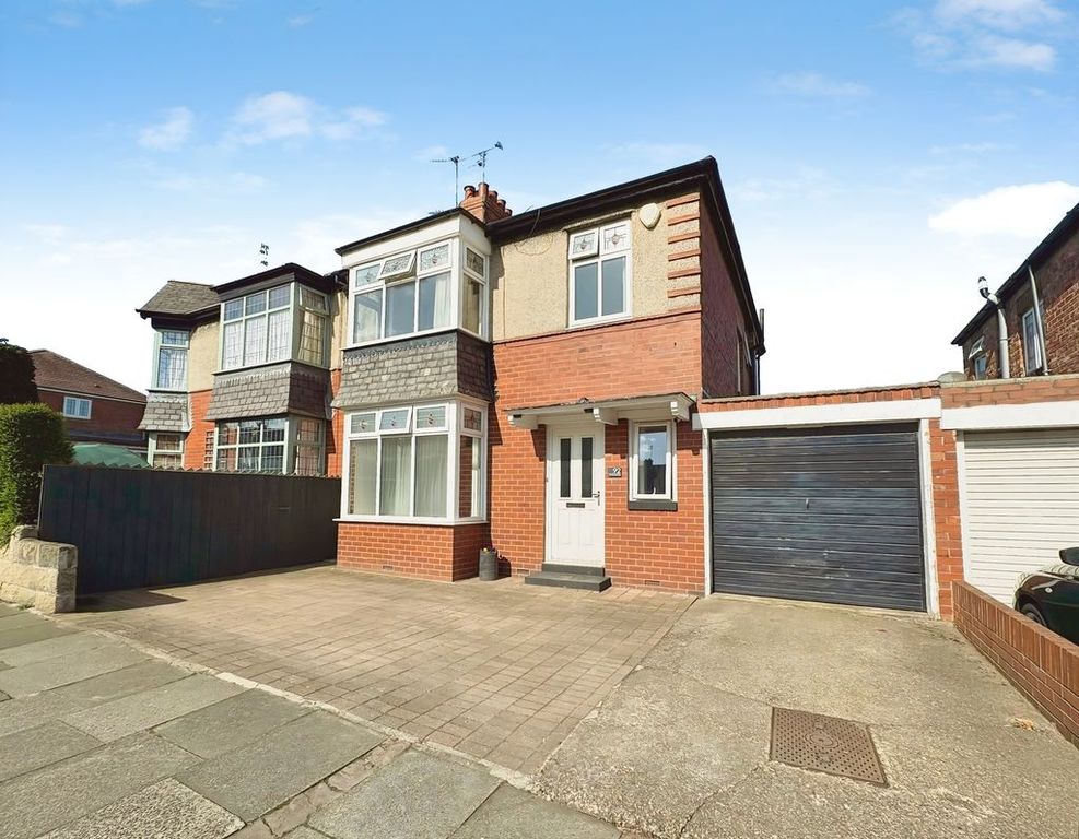 Property photo 1 of 14 Photo 9