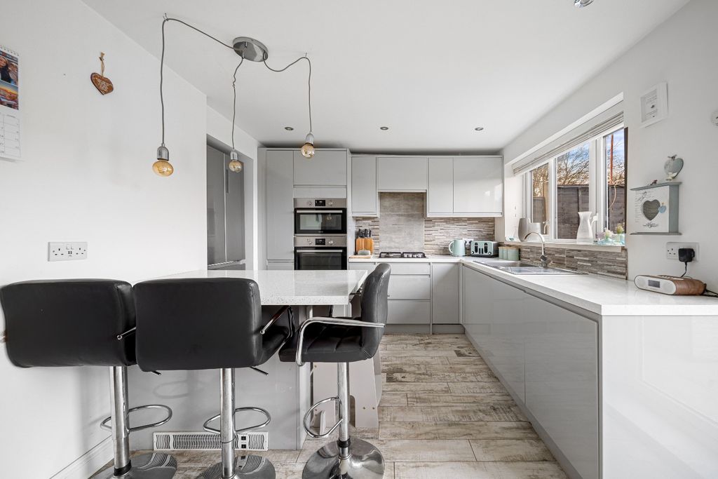 Property photo 2 of 17 3887623