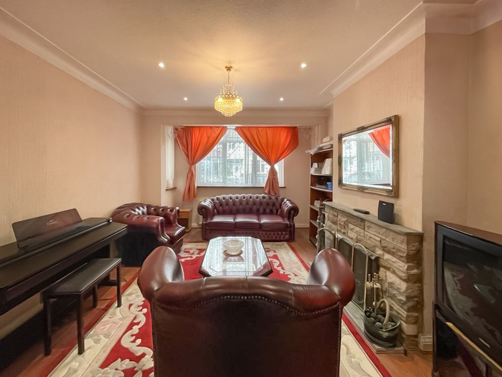 Property photo 3 of 18