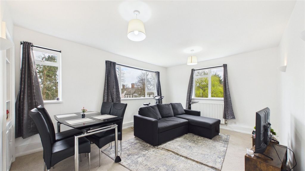 Property photo 3 of 10 Picture 3