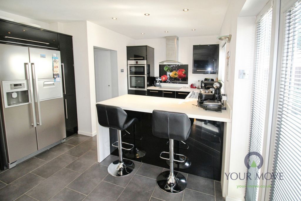 Property photo 3 of 10 Pbox-Img.Jpg
