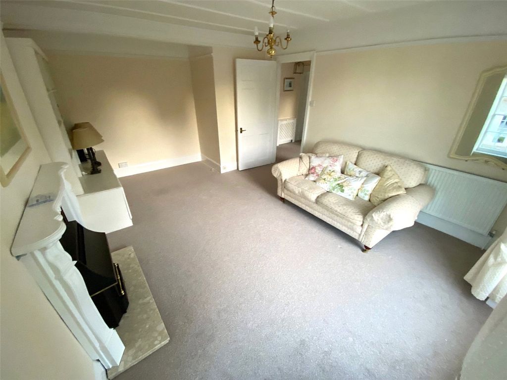 Property photo 3 of 28 Picture No. 05