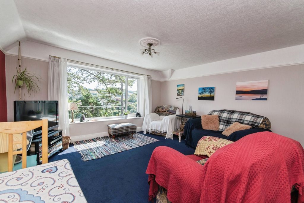 Property photo 3 of 22 Pbox-Img.Jpg