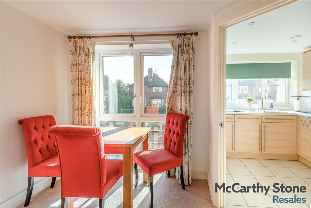 Property photo 3 of 16 8687000-Interior03.Jpg