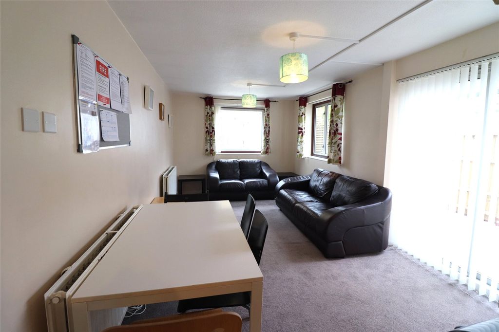 Property photo 2 of 9 Picture No. 14