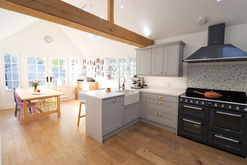 Property photo 2 of 38 Photo 28