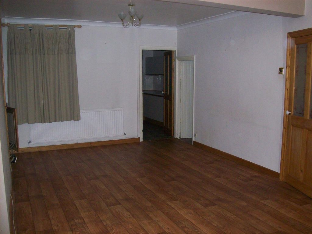 Property photo 3 of 6 100_2215.Jpg