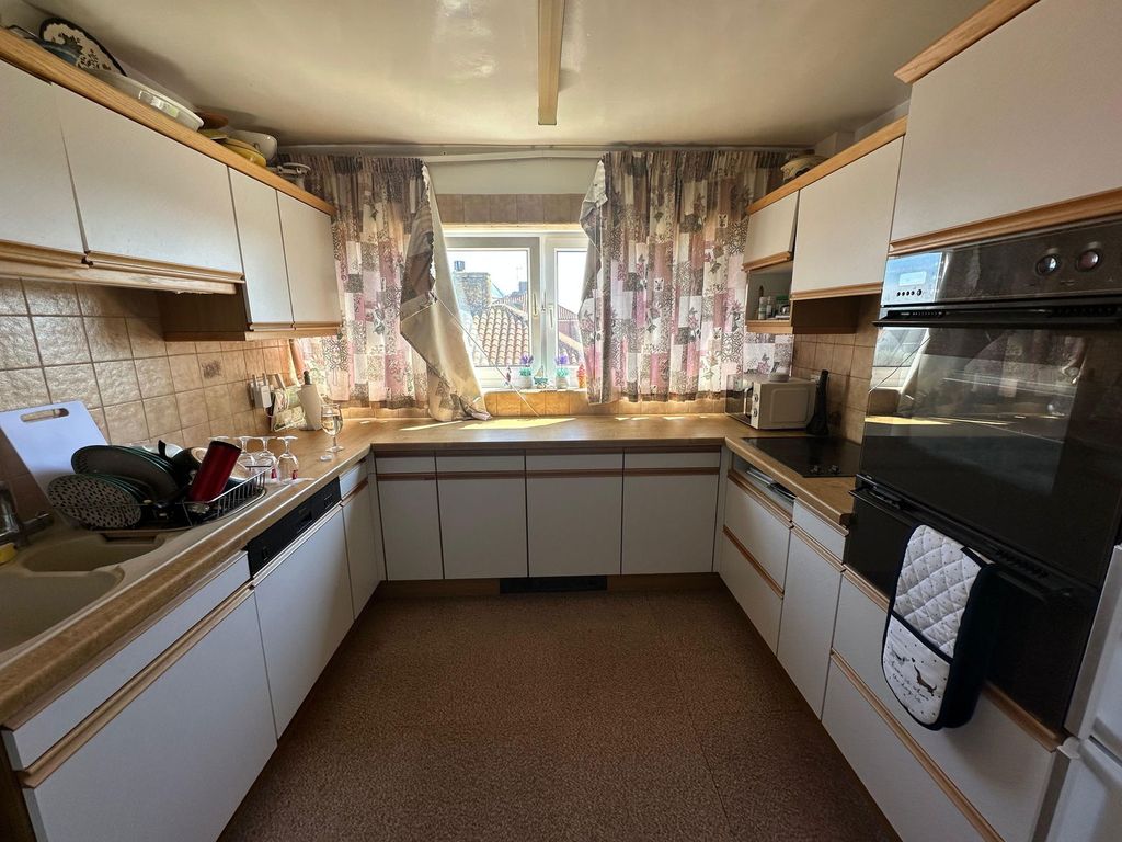 Property photo 2 of 14