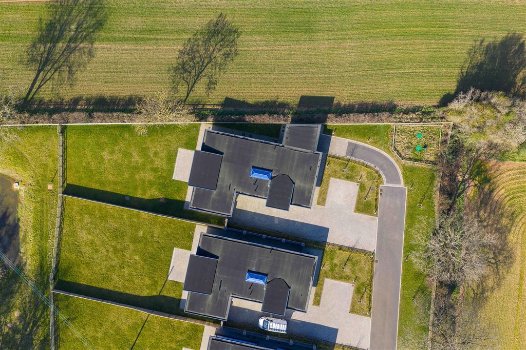 Property photo 2 of 25 Berkswell Gardens - Creative House Studio--3.Jpg