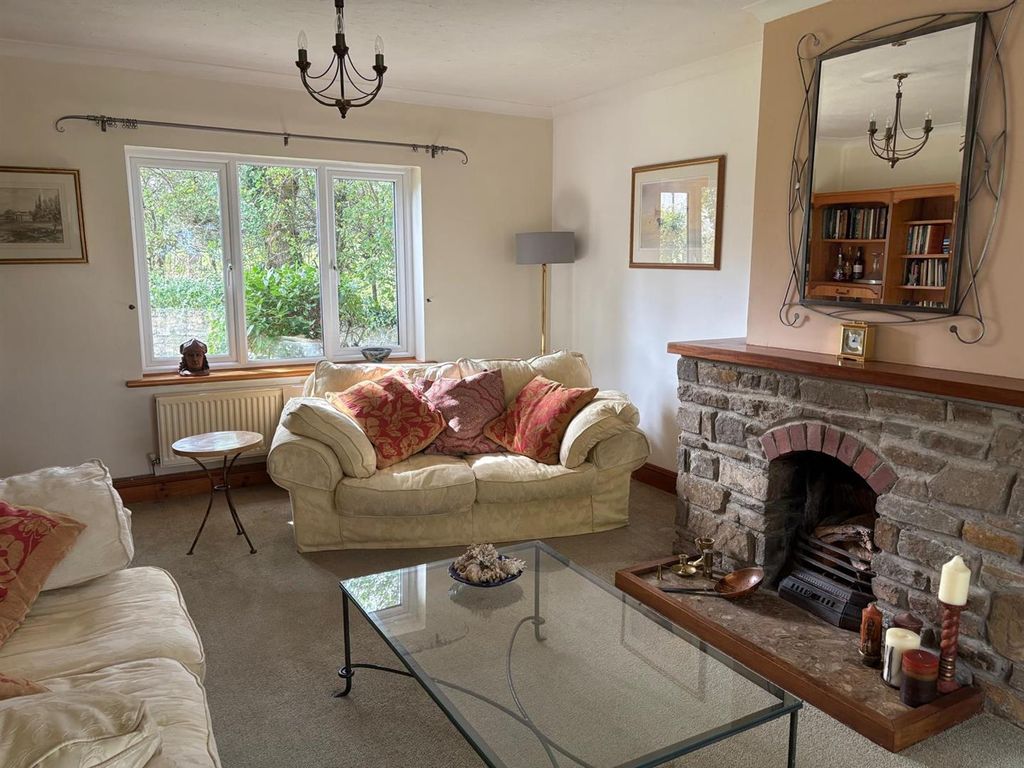 Property photo 2 of 30 26c3E27c-696F-491c-8c8d-F01Ac72932A0.Jpeg