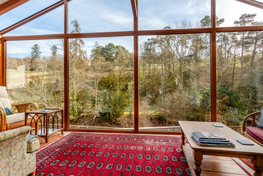 Property photo 2 of 50