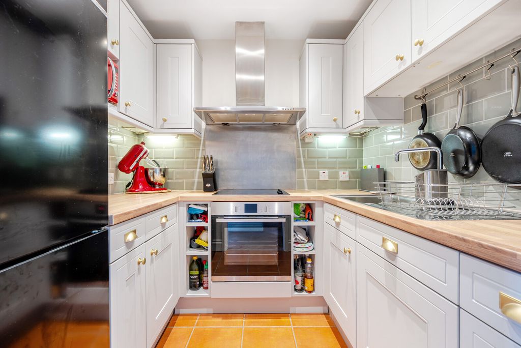 Property photo 3 of 11 1319101-30-6874E7...
