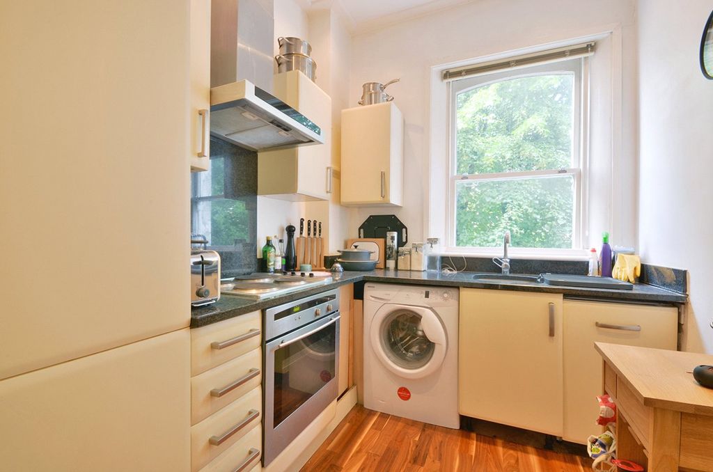 Property photo 1 of 8 Picture No. 31