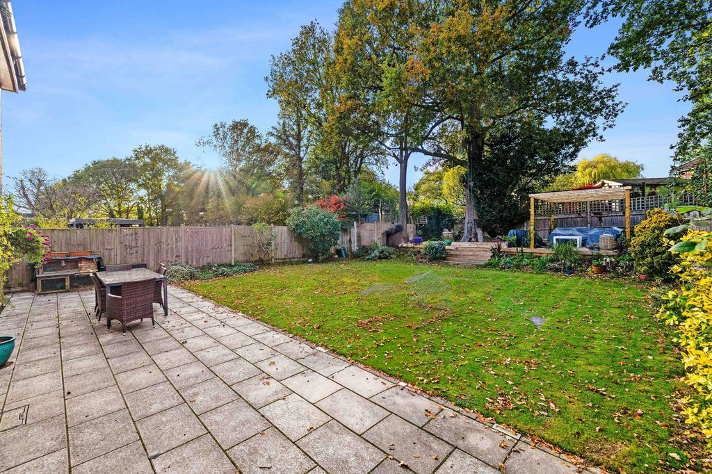 Property photo 2 of 25