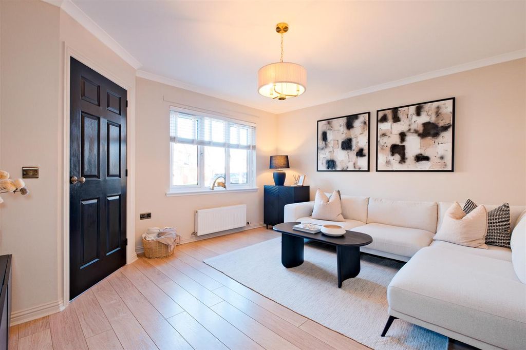 Property photo 2 of 26 Lounge