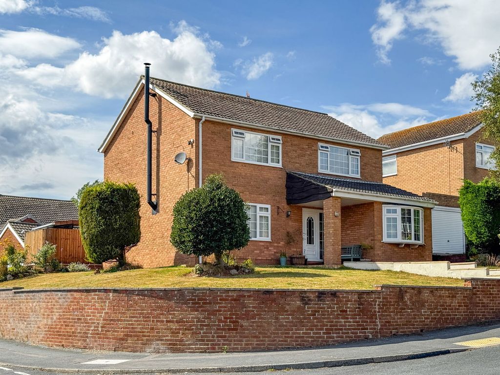 Property photo 1 of 18