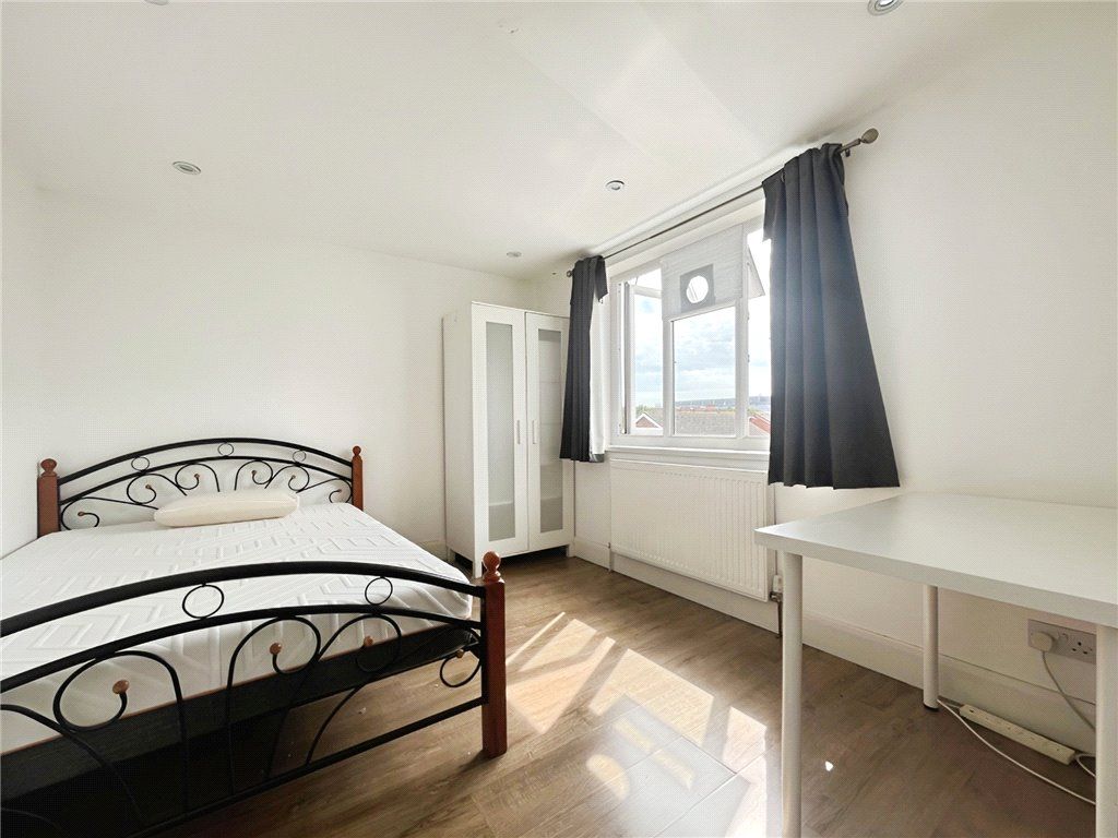 Property photo 3 of 4 Room