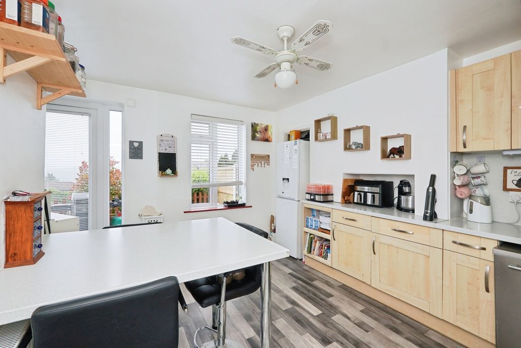 Property photo 2 of 16 Pbox-Img.Jpg