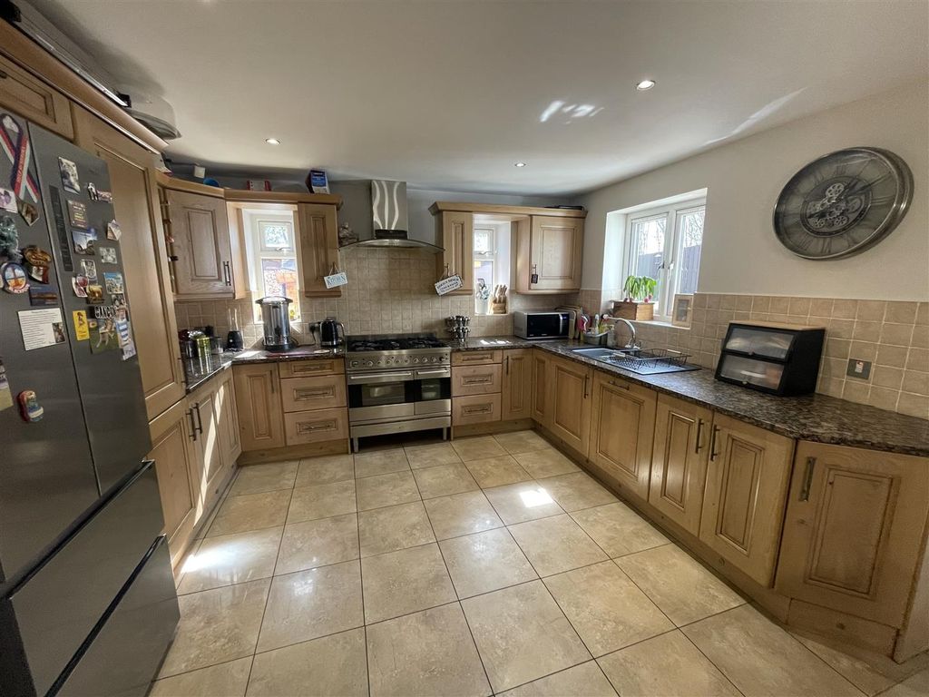 Property photo 3 of 20 How 16.Jpeg