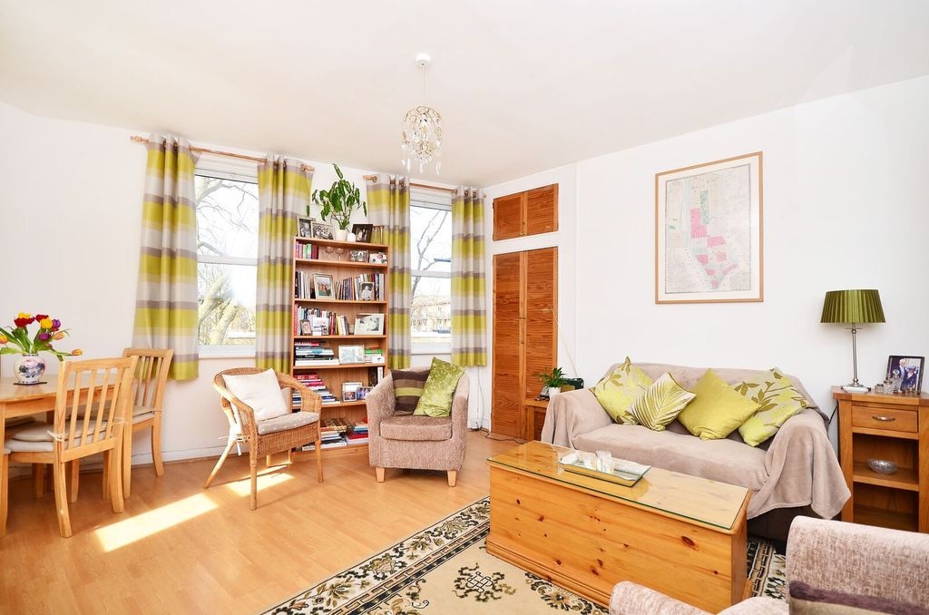 Property photo 2 of 9