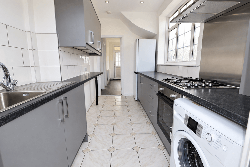 Property photo 2 of 7 C2