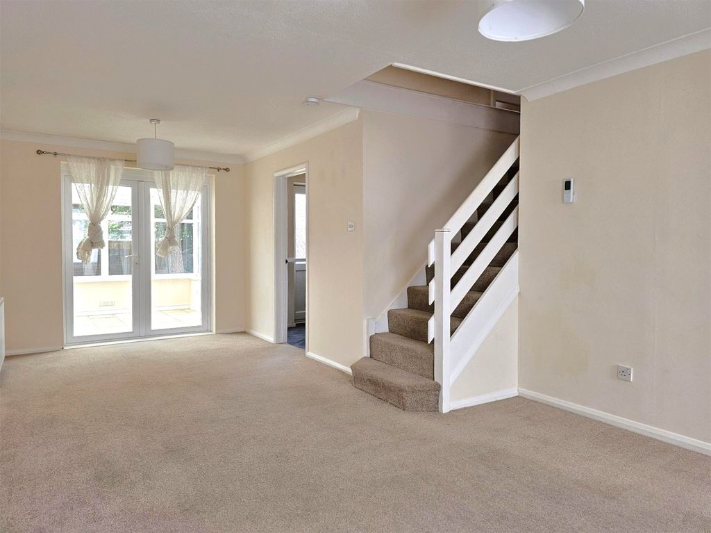 Property photo 2 of 18 Living Room