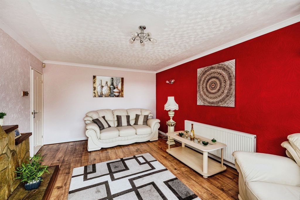 Property photo 3 of 19