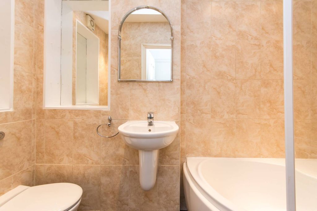 Property photo 1 of 3