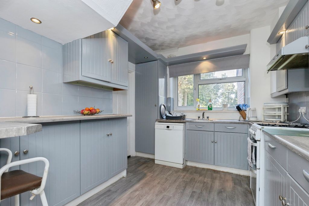 Property photo 2 of 20 Kitchen