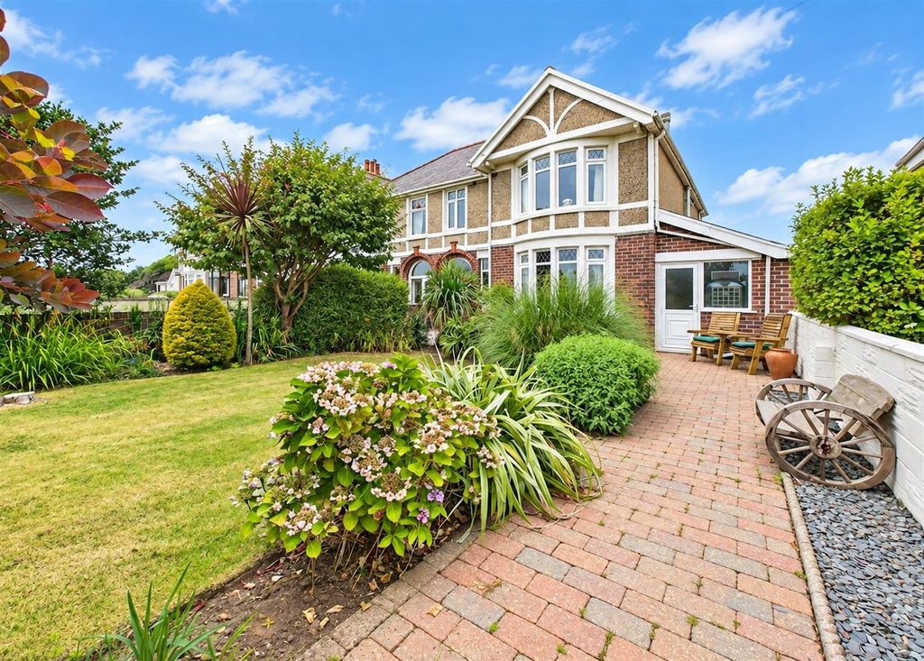 Property photo 1 of 31 3E684647-43c1-45B1-9821-d007ee2219ba.Png