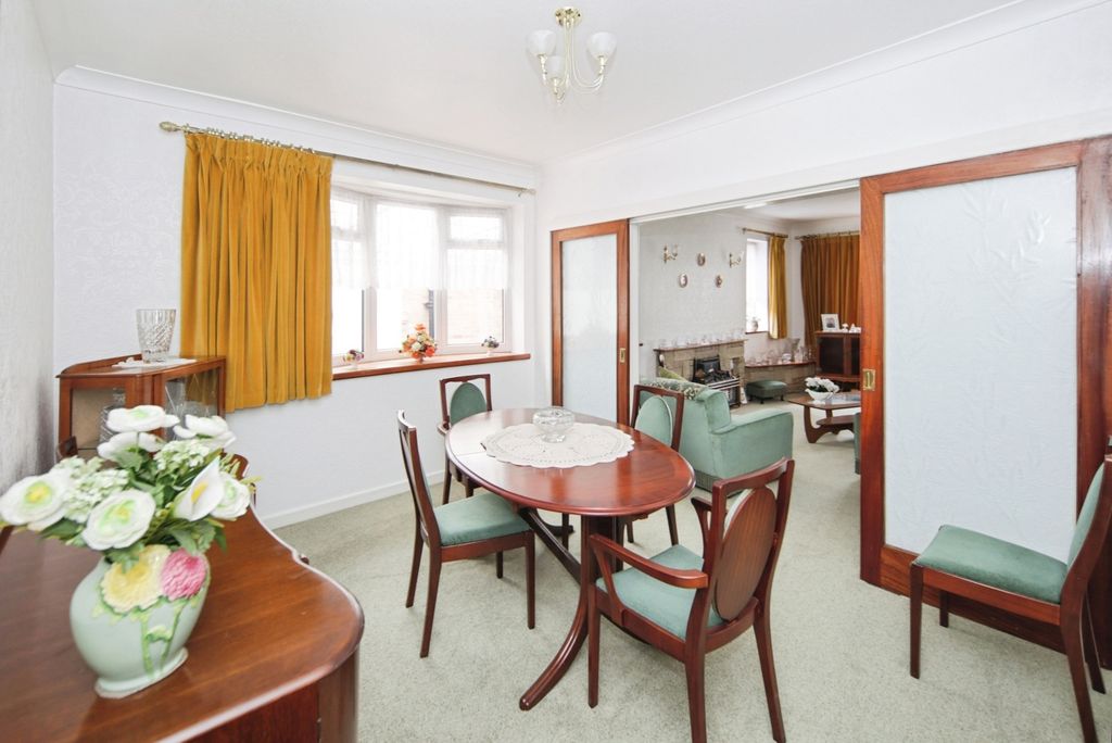 Property photo 3 of 17 Photo