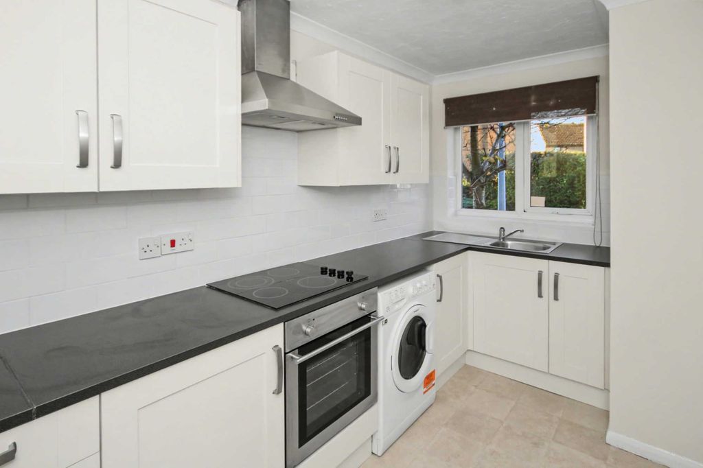 Property photo 2 of 8