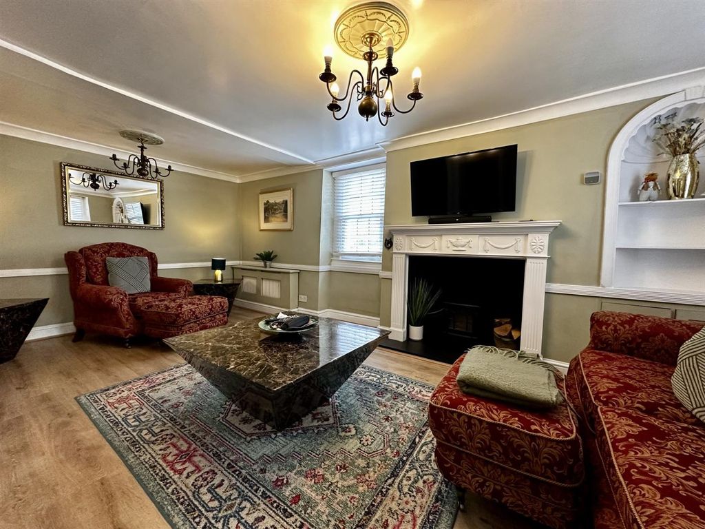 Property photo 3 of 12 5.Jpg