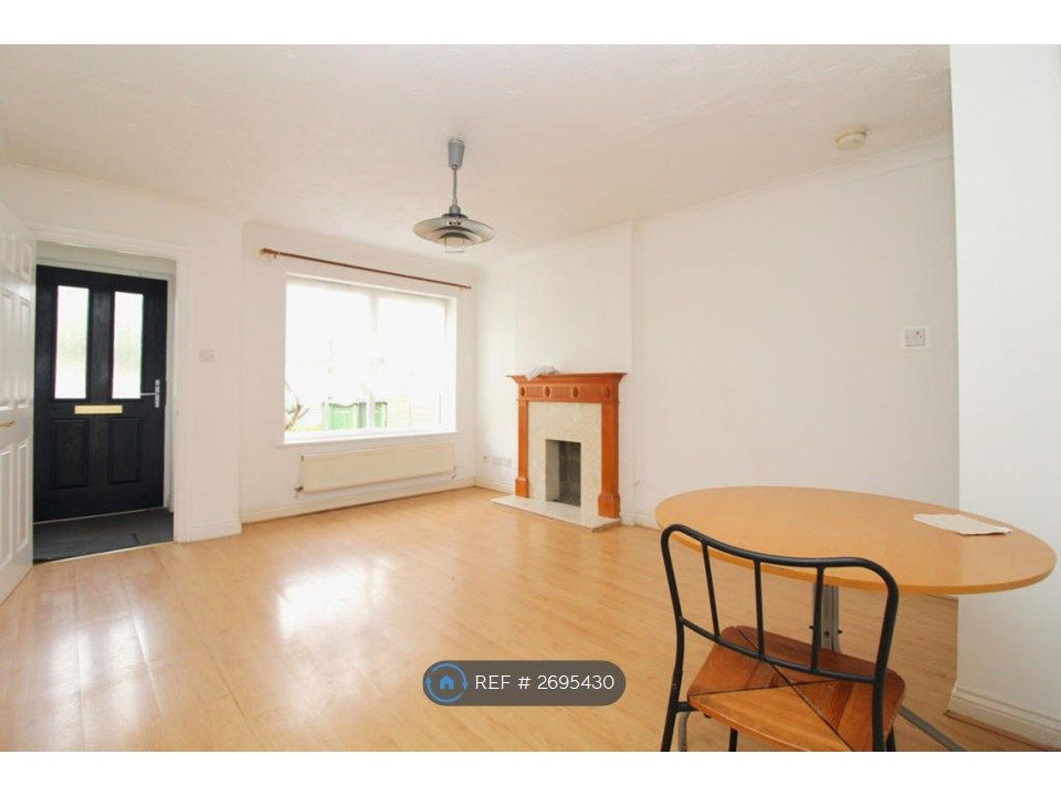 Property photo 3 of 9 Living Room